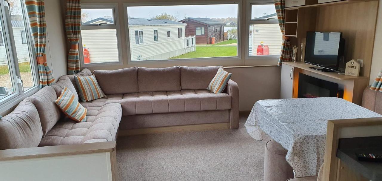Ksr Hot Tub Holiday Home At Tattershall Lakes Екстер'єр фото